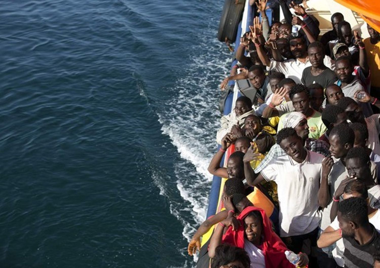 &nbsp;Migranti immigrati nave barcone - afp