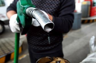 &nbsp;distributore pompa benzina petrolio - afp