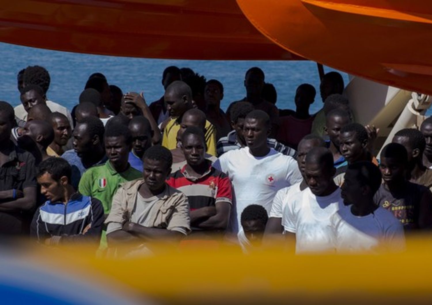 &nbsp; Migranti immigrati nave barcone