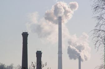 &nbsp; Industrie fumo smog ciminiere inquinamento gas serra