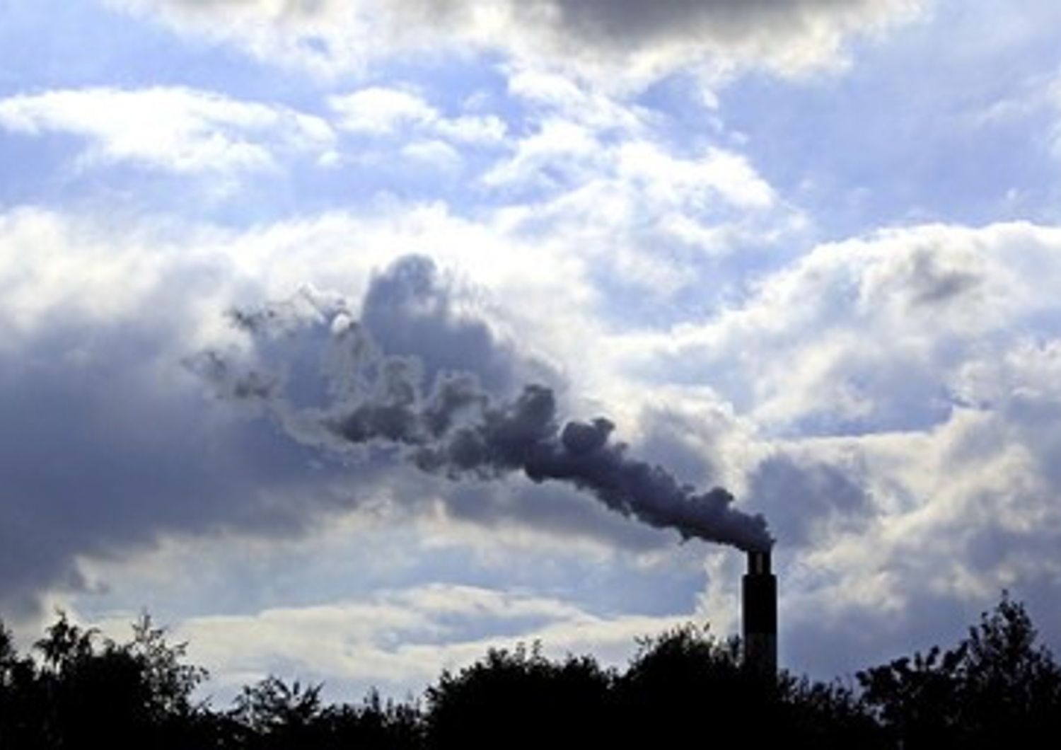 Industrie fumo smog ciminiere inquinamento gas serra