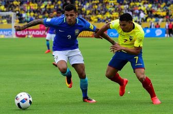 Calcio&nbsp;Daniel Alves e Jefferson Montero  - afp&nbsp;
