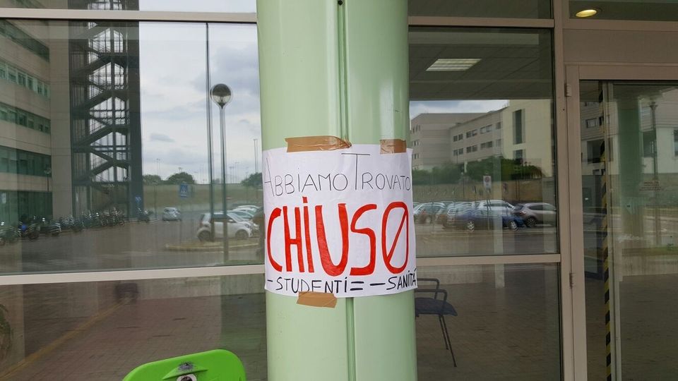 Studenti universitari protestano contro il 'numero chiuso' a Tor Vergata