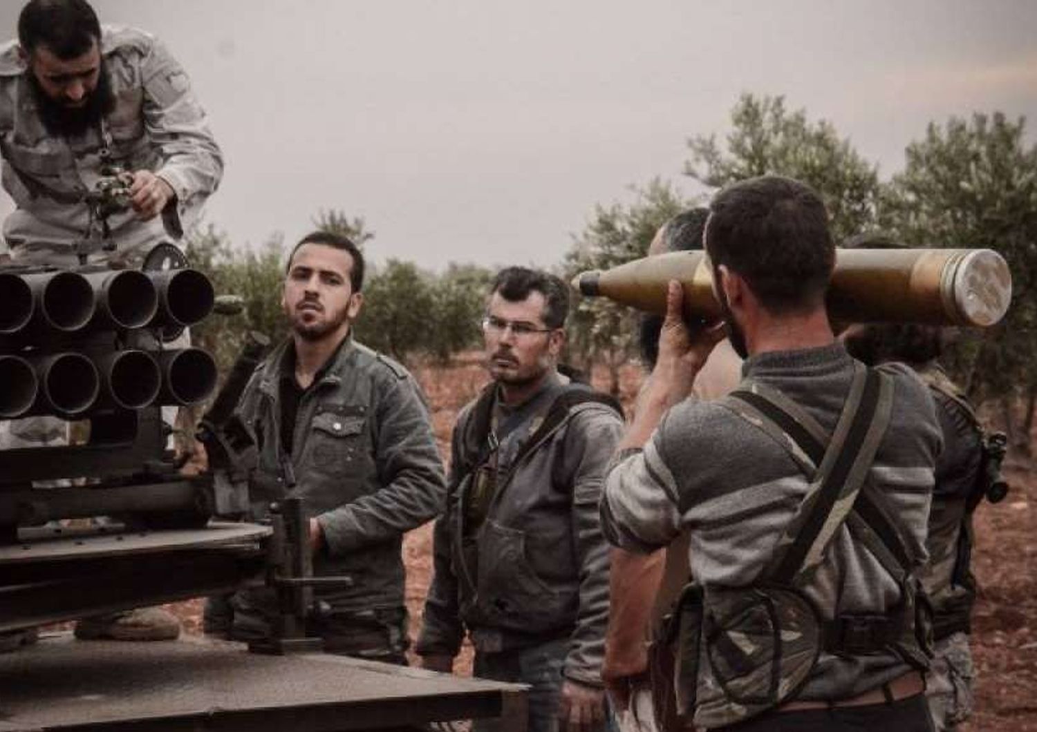 Isis: jihadisti intensificano attacchi a aeroporto Deir Ez Zour