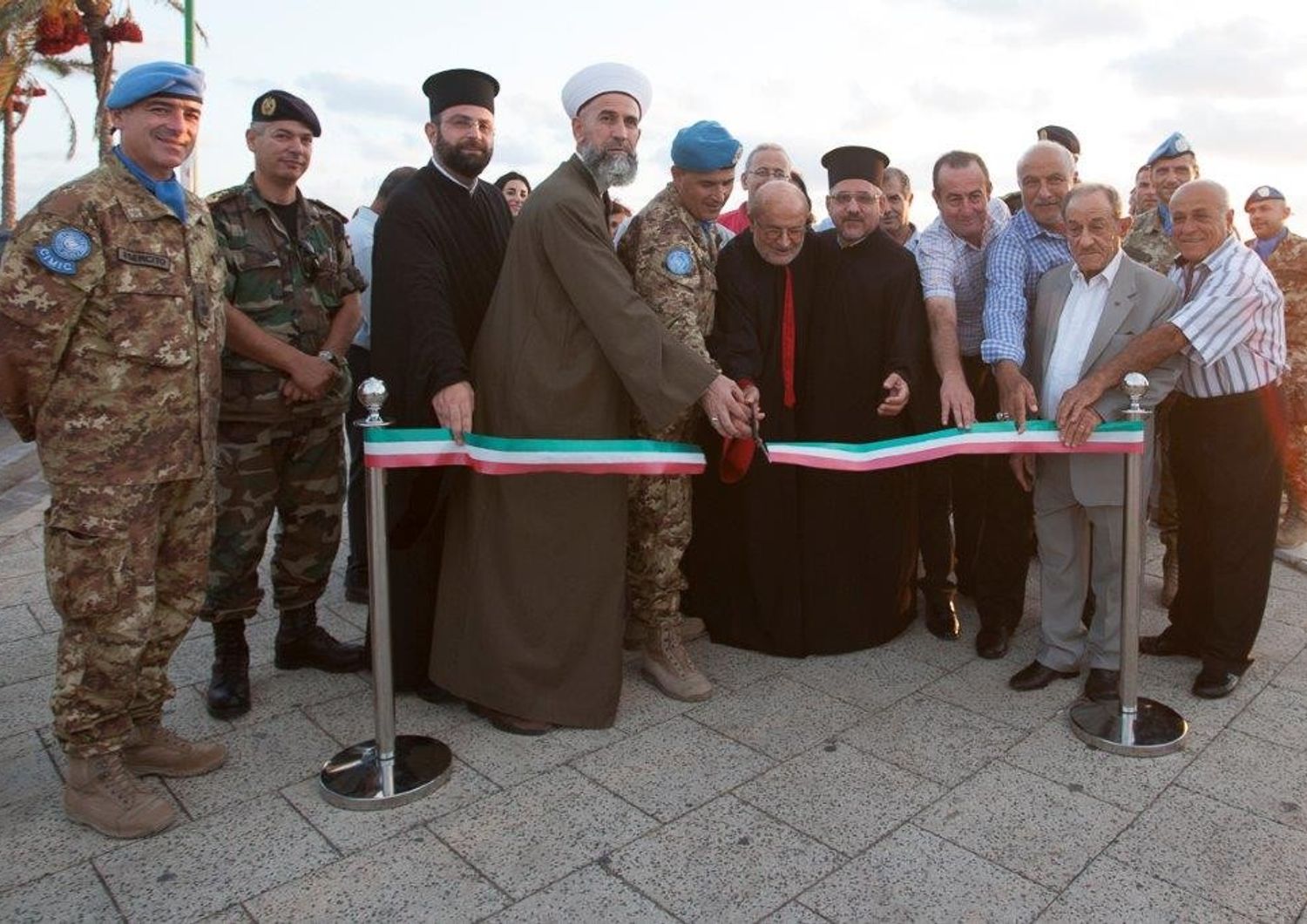 &nbsp;Caschi blu inaugurazione progetti illuminazione in libano - esercito