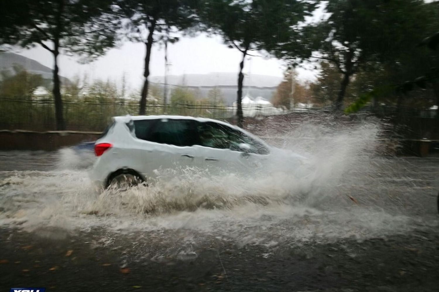 Pioggia temporale nubifragio