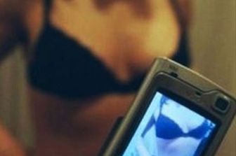 &nbsp;sesso pornografia video spinto telefonino smartphone hot (foto da mediamanager)