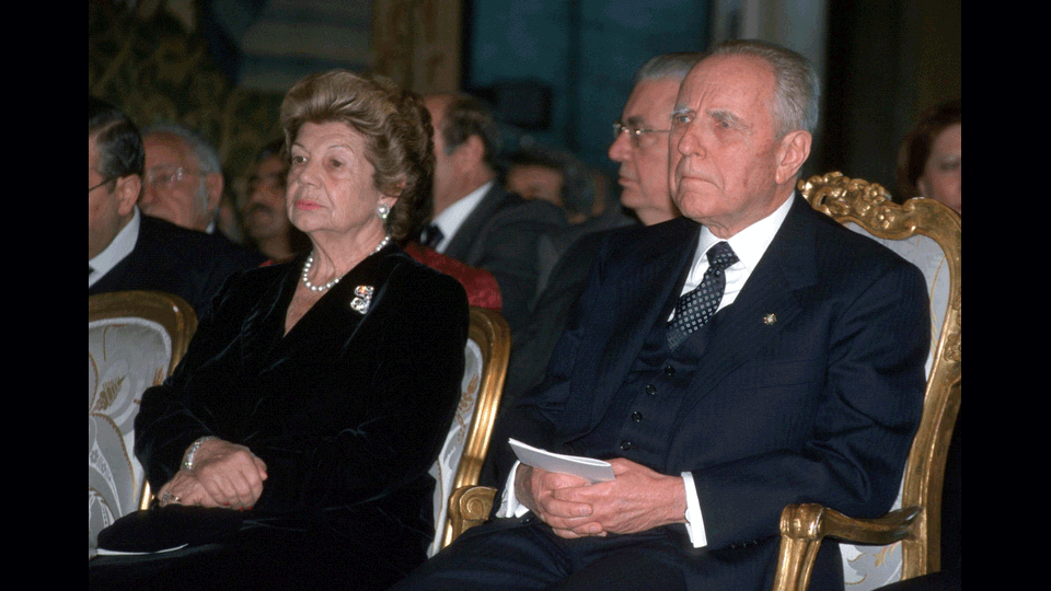 22 marzo 2001, Carlo Azeglio Ciampi Presidente della Repubblica con la moglie Franca Pilla (Imagoeconomica)&nbsp;