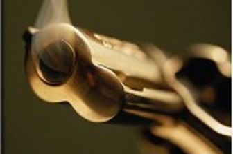 &nbsp; pistola sparo