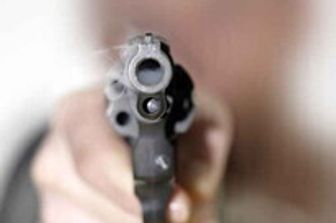 &nbsp; pistola sparo spari sparatoria (foto mediamanager)