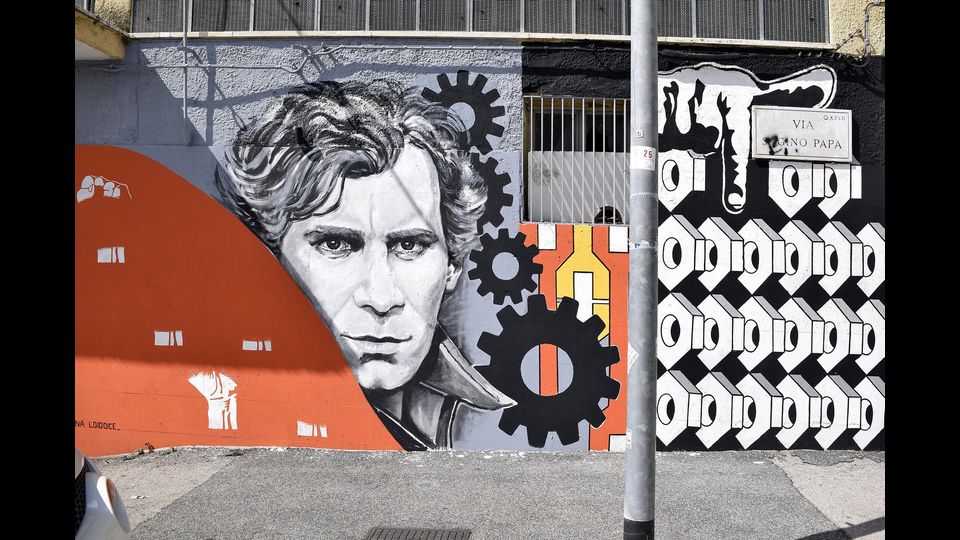 II edizione di Muracci Nostri a Primavalle, con oltre 50 nuove opere, finanziata con un crowdfunding online e donazioni di residenti. Quest&rsquo;anno la manifestazione &egrave; dedicata a Gian Maria Volont&egrave; &nbsp;