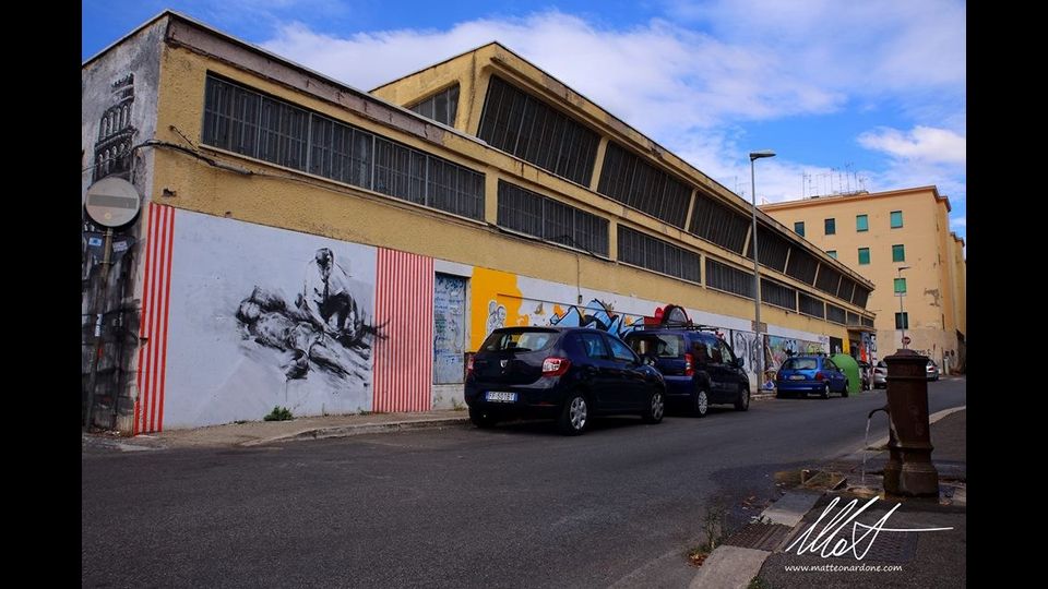 II edizione di Muracci Nostri a Primavalle, con oltre 50 nuove opere, finanziata con un crowdfunding online e donazioni di residenti. Quest&rsquo;anno la manifestazione &egrave; dedicata a Gian Maria Volont&egrave;&nbsp;&nbsp;