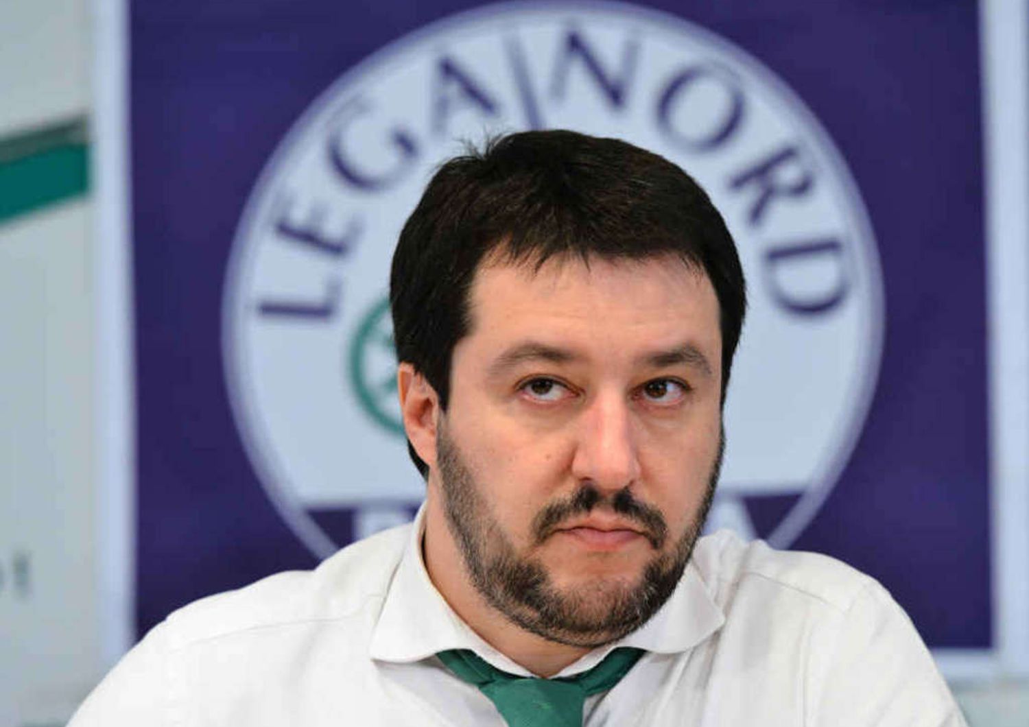 La sfida della Lega: proclama 'sciopero fiscale'. Salvini segretario fino al 2016