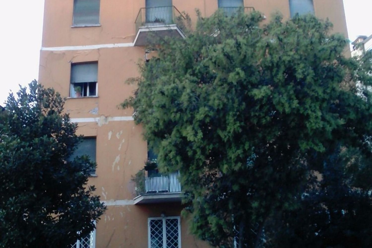 &nbsp; crolla palazzina a Roma