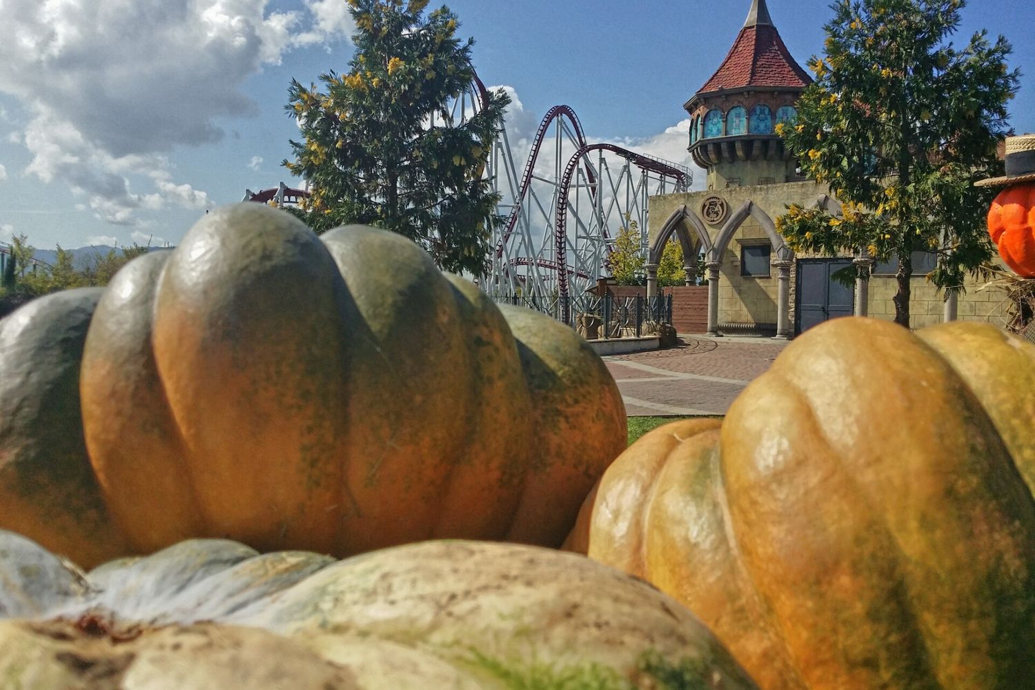 &nbsp;Rainbow Magicland, Halloween