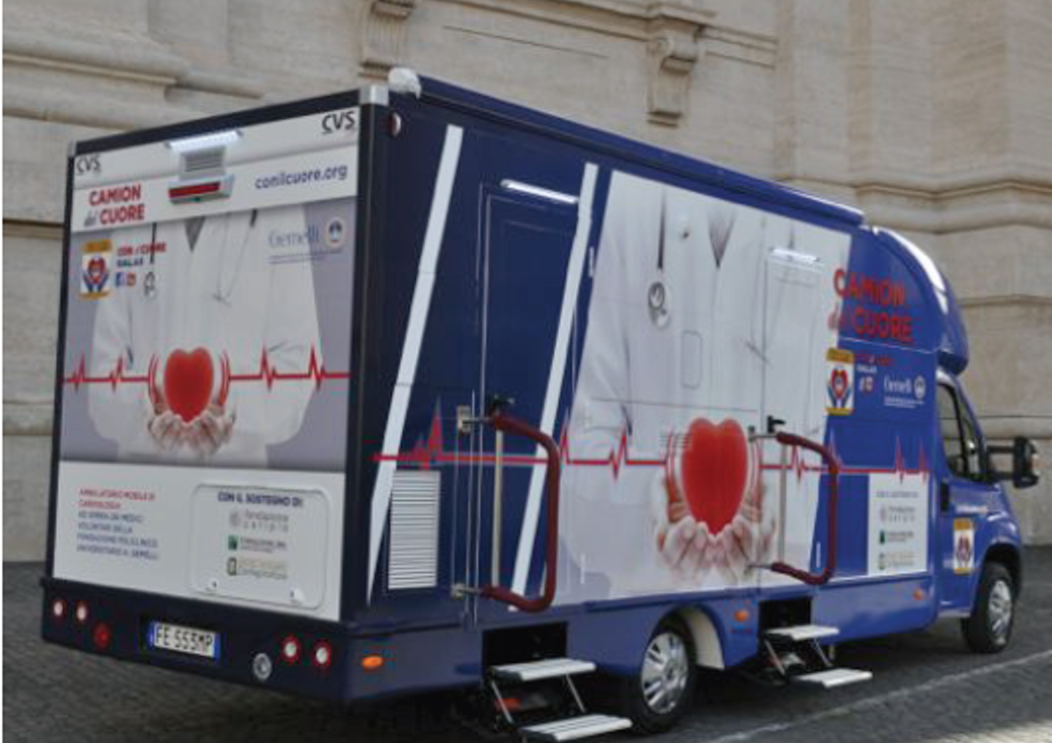 &quot;Camion del Cuore&quot; un ambulatorio mobile di cardiologia realizzato da Dona la vita con il cuore (sito)