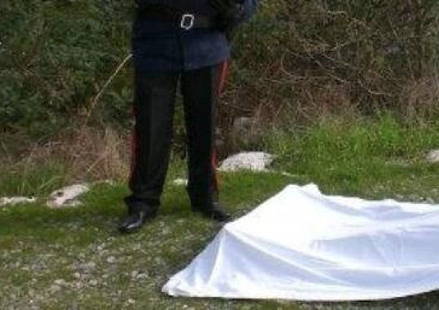 &nbsp; cadavere carabinieri ritrovamento bosco (mediamanager)