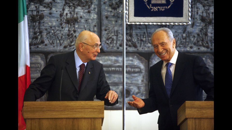 Shimon Peres con il presidente della Repubblica italiana Giorgio Napolitano il 25 novembre 2008 (Afp)&nbsp;
