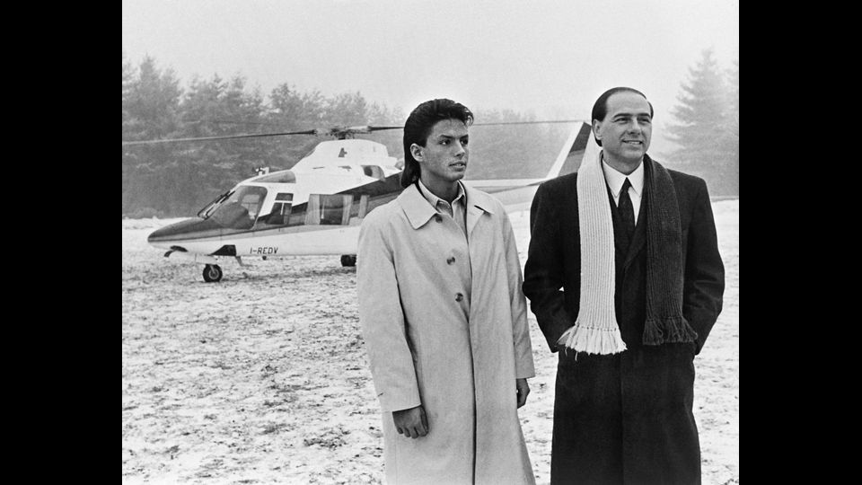 Silvio Berlusconi con il figlio Pier Silvio nel 1986
