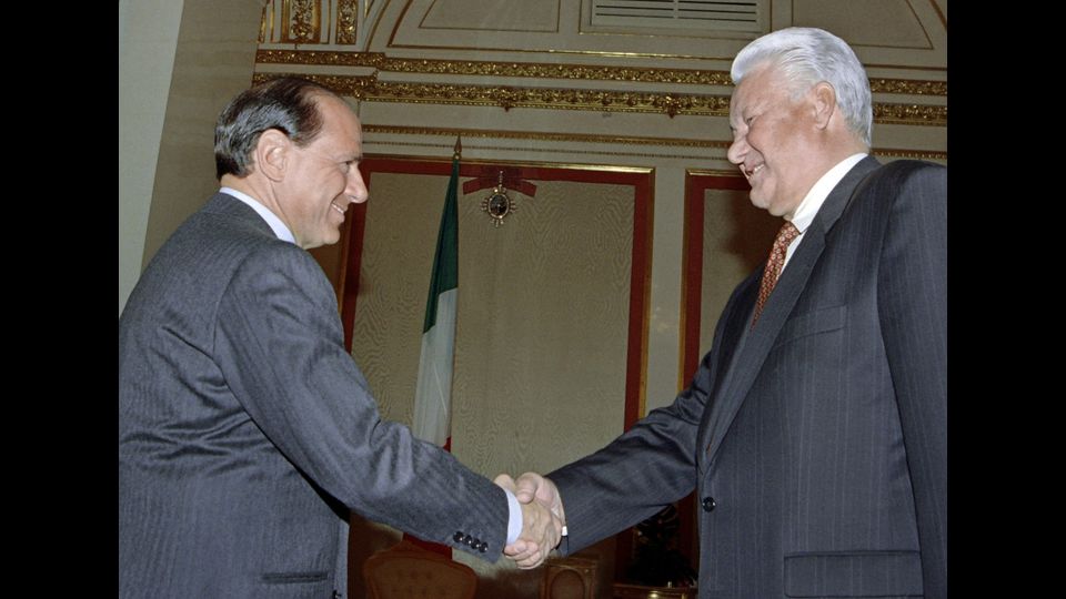 Il primo ministro Silvio Berlusconi e il presidente russo Boris Eltsin in un incontro bilaterale al Cremlino nel 1994.&nbsp;