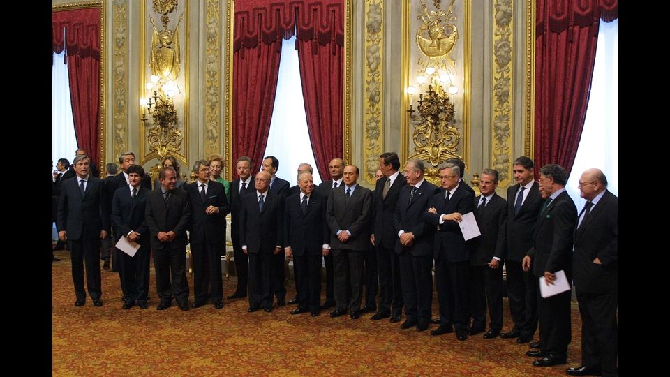 Il giuramento al Quirinale del secondo mandato di governo di Silvio Berlusconi nel 2001
