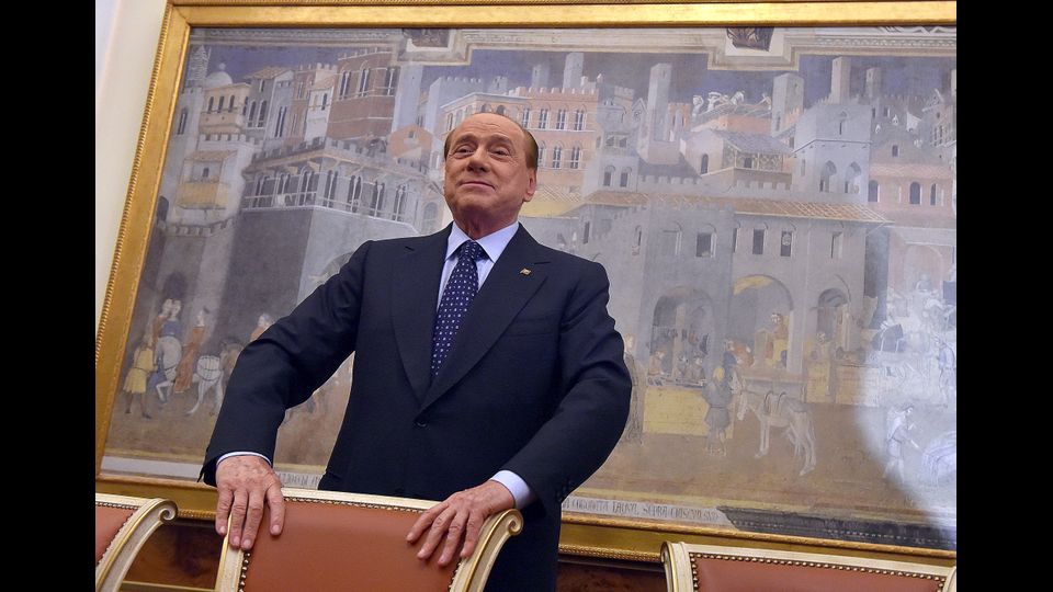 Dalla gavetta ai 12 anni al governo, le mille vite di Silvio Berlusconi&nbsp;