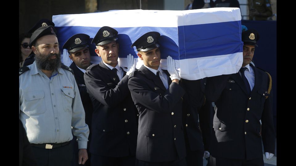 I funerali dell'ex presidente israeliano e premio Nobel per la pace Shimon Peres (Afp) &nbsp;