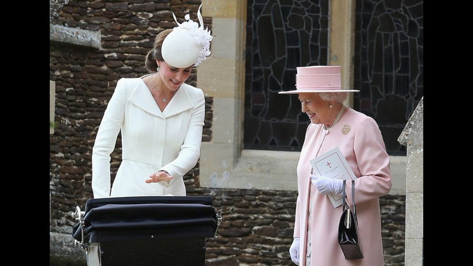 &nbsp;La Regina Elisabetta con i nipotini