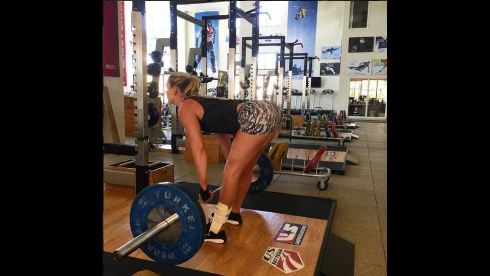 &nbsp;La Vonn arriva nuda in libreria&nbsp;(foto Instagram)