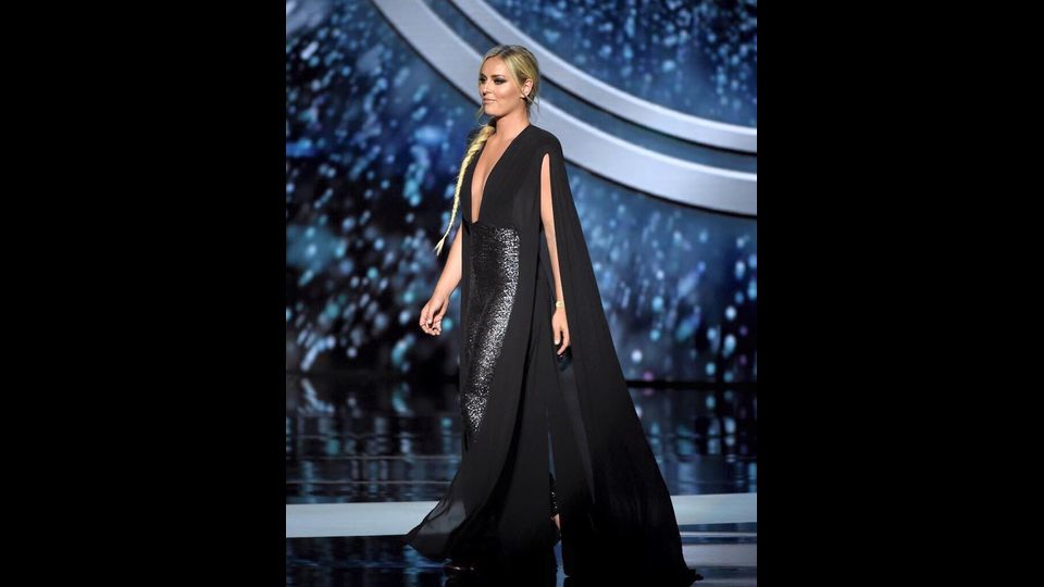 &nbsp;La Vonn arriva nuda in libreria&nbsp;(foto Facebook)