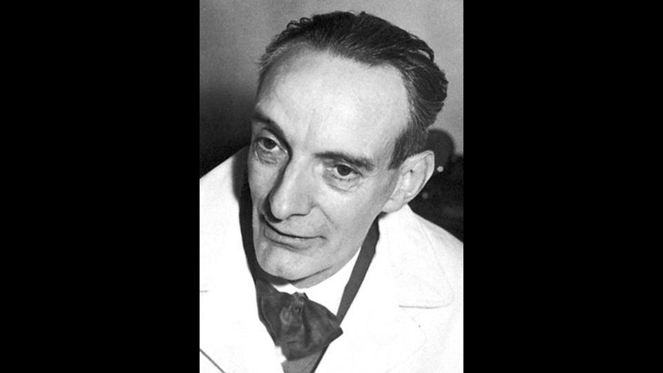 Daniel Bovet (Neuch&acirc;tel, 23 marzo 1907 &ndash; Roma, 8 aprile 1992)&nbsp;Biochimico ed esperantista svizzero naturalizzato italiano, ottiene il riconoscimento &nbsp;1957 &quot;per le sue scoperte in relazione a composti sintetici che inibiscono l'azione di alcune sostanze dell'organismo, e soprattutto alla loro azione sul sistema vascolare e i muscoli scheletrici&quot;