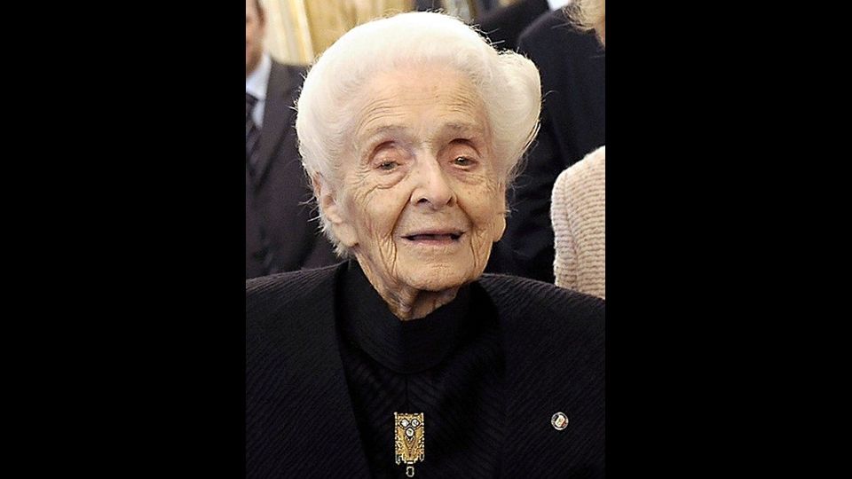 Rita Levi-Montalcini (Torino, 22 aprile 1909 &ndash; Roma, 30 dicembre 2012)&nbsp;Neurologa e senatrice a vita, ottiene il massimo riconoscimento per la medicina nel 1986 &nbsp;&quot;per le sue scoperte e l'individuazione di fattori di crescita cellulare&quot;