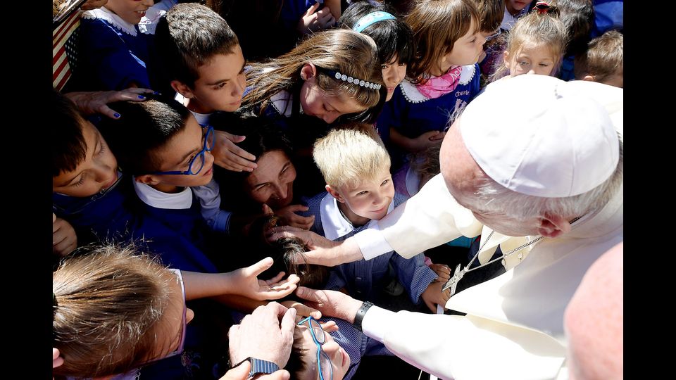 Il Papa nelle zone terremotate, &quot;Ho sentito il bisogno di essere vicino alle popolazioni colpite dal terremoto&quot; ha spiegato Francesco, aggiungendo: &quot;Ho aspettato a venire, non volevo dare fastidio&quot;.