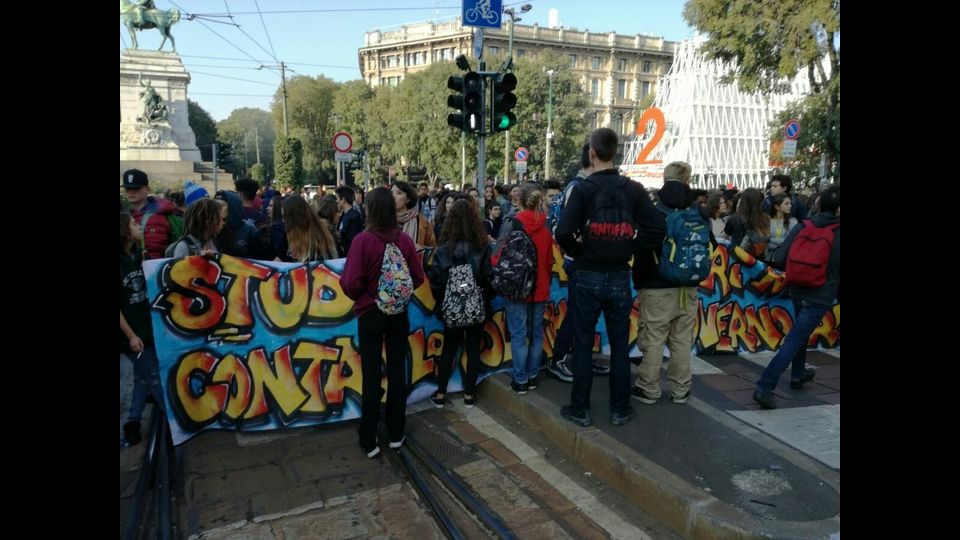 Corteo studenti Milano&nbsp;
