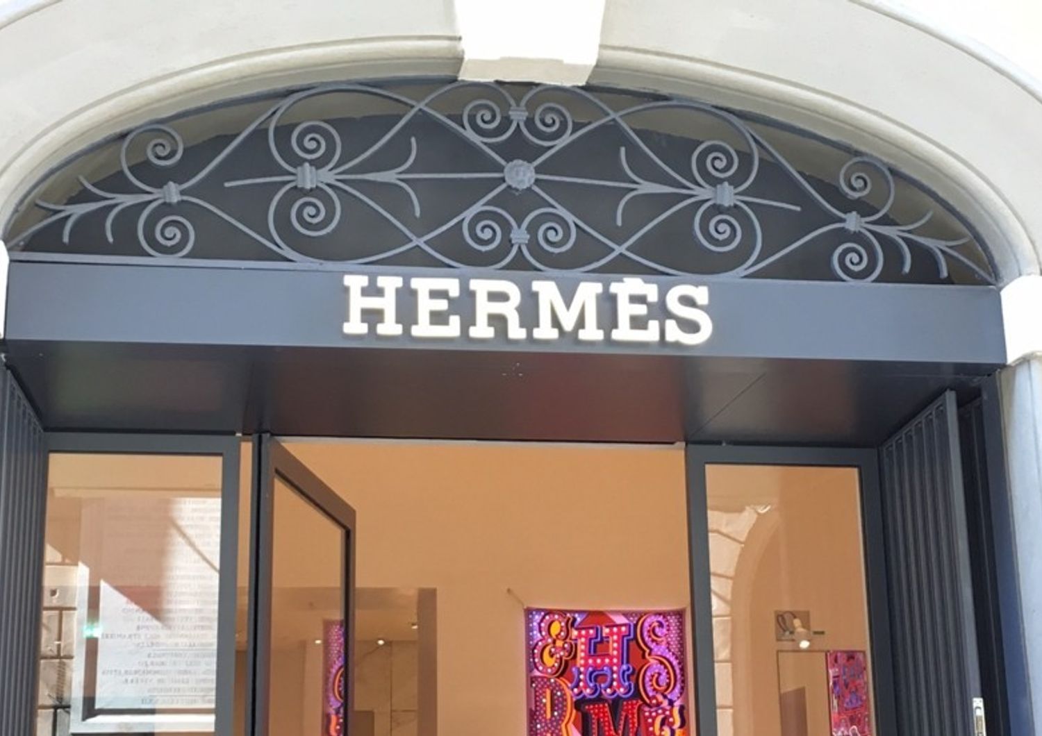 &nbsp;Hermes