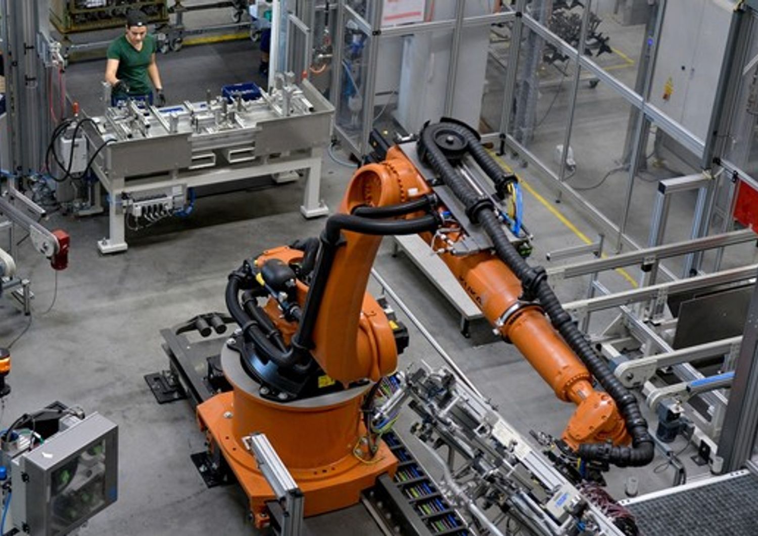&nbsp;industria robot automazione