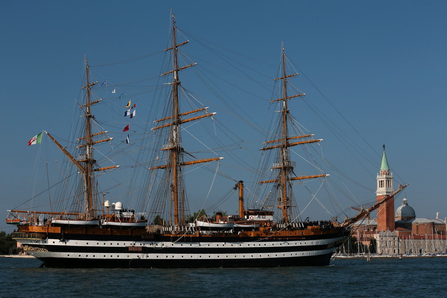 &nbsp;nave scuola Marina Militare Amerigo Vespucci (Agf)