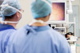 &nbsp;medici chirugia ospedale lastre radiografie monitor (afp)