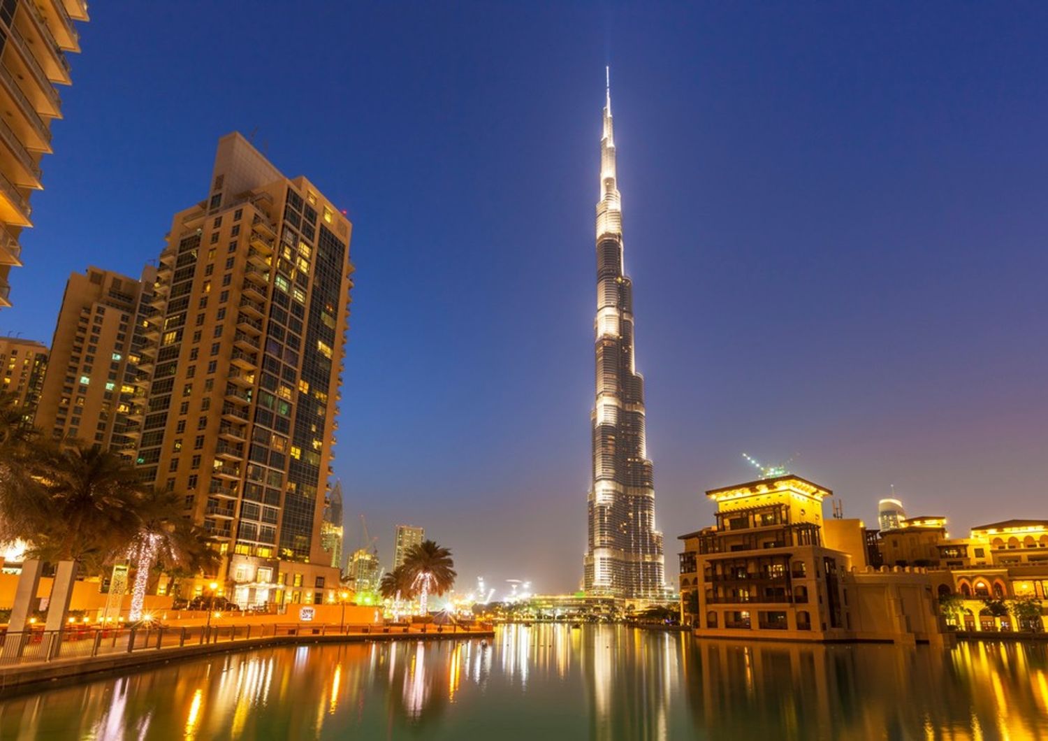 Dubai - Burj Khalifa, il piu' alto grattacielo del mondo (Afp)
