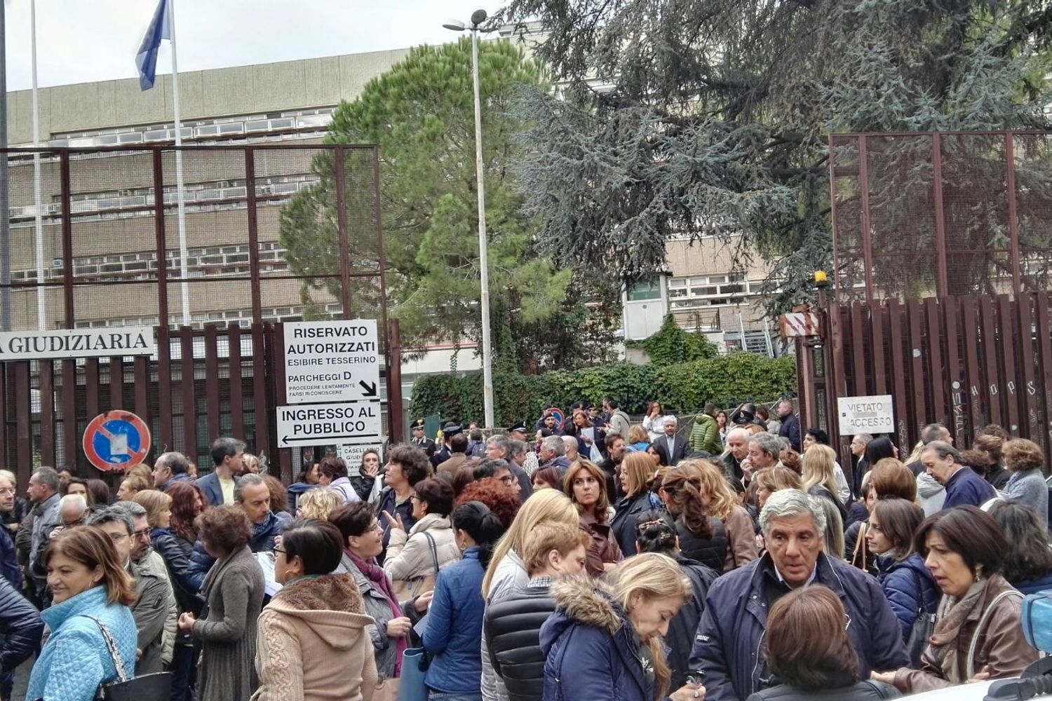 &nbsp;Tribunale, protesta per barellieri-cancellieri