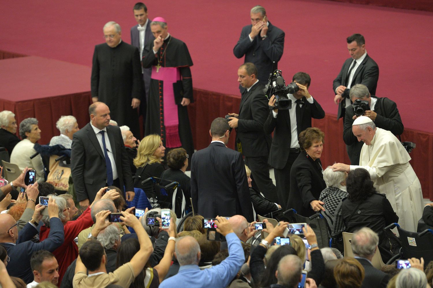 Papa incontra Associazione Nazionale Lavoratori Anziani (Afp)