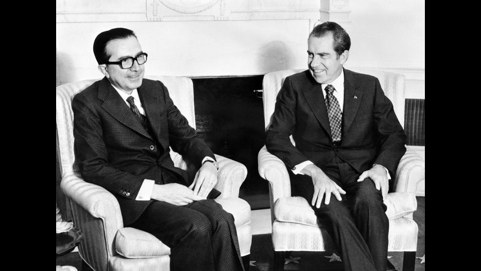 Il presidente del Consiglio Giulio Andreotti ricevuto alla Casa Bianca dal presidente americano Richard Nixon il 17 aprile 1973 (foto Afp) &nbsp;