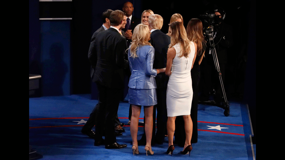 Usa 2016,  la famiglia Tramp prima del confronto tv per le presidenziali americane (Afp) &nbsp;
