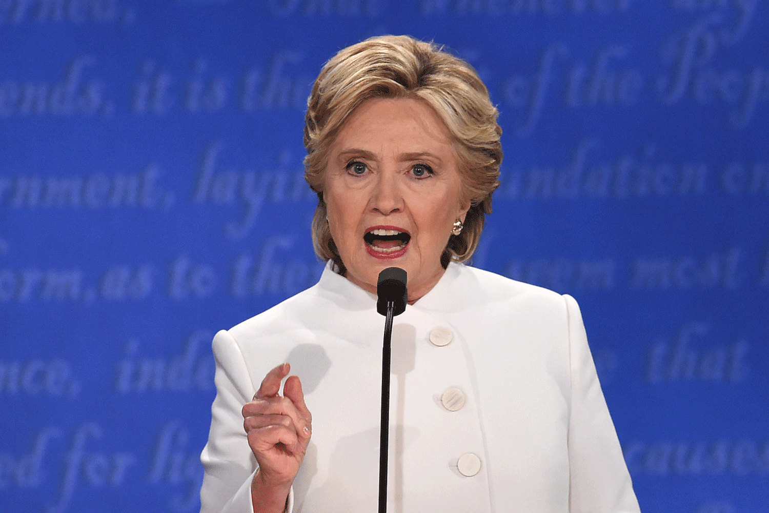 Usa 2016, Hillary Clinton durante l'ultimo confronto televisivo con Donald Trump (Afp) &nbsp;