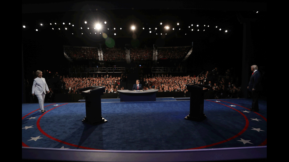 Usa 2016, l'arrivo dei candidati presidenti al dibattito tv Hillary Clinton e Donald Trump (Afp)