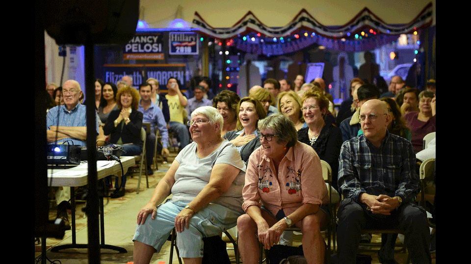 Usa 2016, l'attenzione dei telespettatori per la diretta tv dei candidati presidenti Hillary Clinton e Donald Trump (Afp) &nbsp;