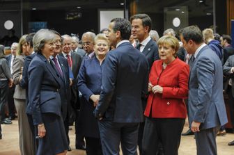 &nbsp;Theresa May,&nbsp;Dalia Grybauskaite, Christian Kern,  Mark Rutte,  Angela Merkel e il primo ministro del Lussemburgo Xavier Bettel  durante vertice Ue a Bruxelles&nbsp;