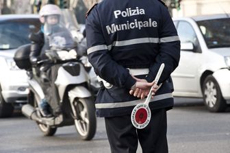 roma traffico vigili urbani polizia municipale (agf)