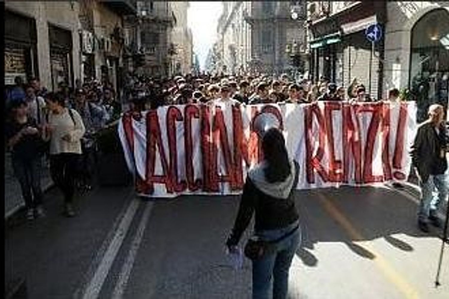 Renzi contestato a Palermo (foto da Twitter)&nbsp;