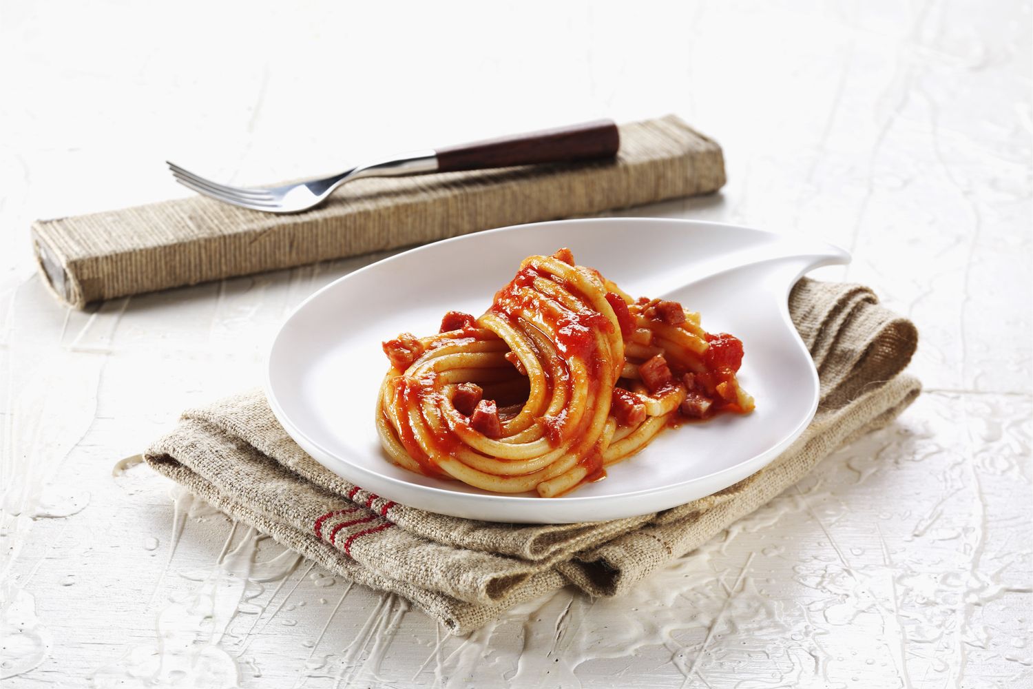 Una dose salutare di pasta non supera gli 80 grammi, dicono gli esperti